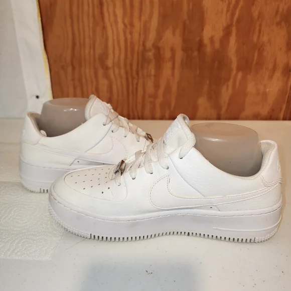 Nike Air Force 1 Women's White Sneakers - Picture 7 of 15